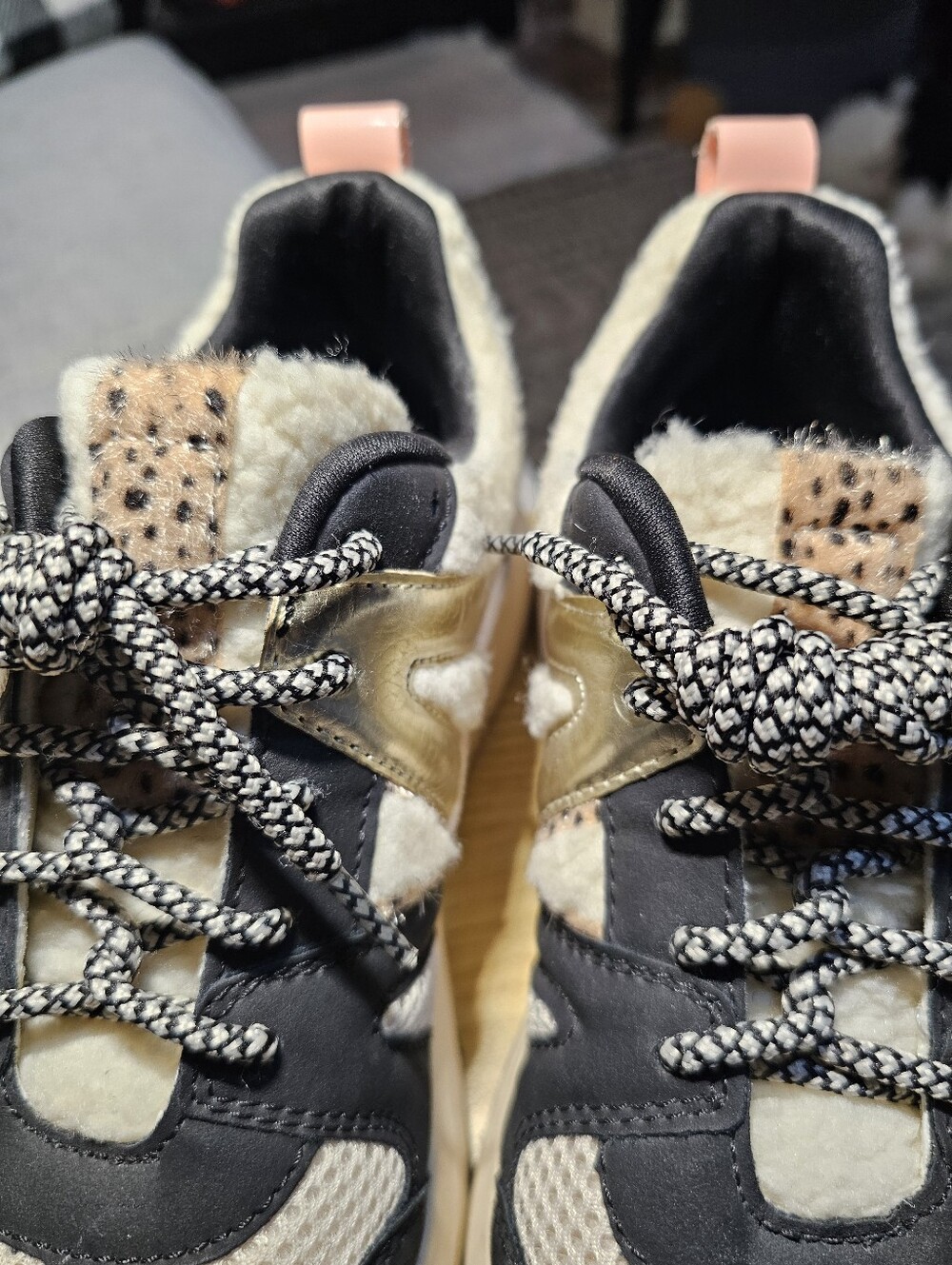 POSH By Poelman Women’s Sneakers Size 8 Cream Black, Pink Animal Print Sherpa